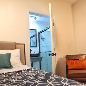 Anchor Pointe Inn